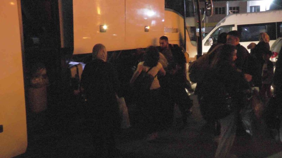 Devrilen Yük Treni Nedeniyle Mahsur Kalan Yolcular Kayseri’den Aktarma İle Gönderildi