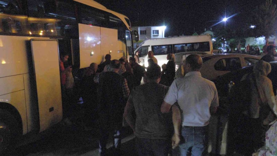 Devrilen Yük Treni Nedeniyle Mahsur Kalan Yolcular Kayseri’den Aktarma İle Gönderildi