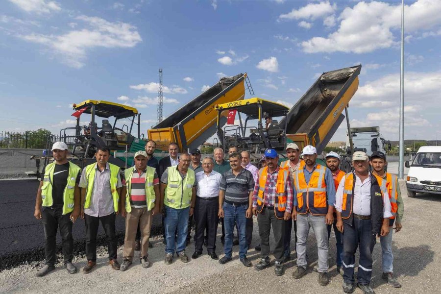 Büyükşehirden Günde 500 Ton Asfalt