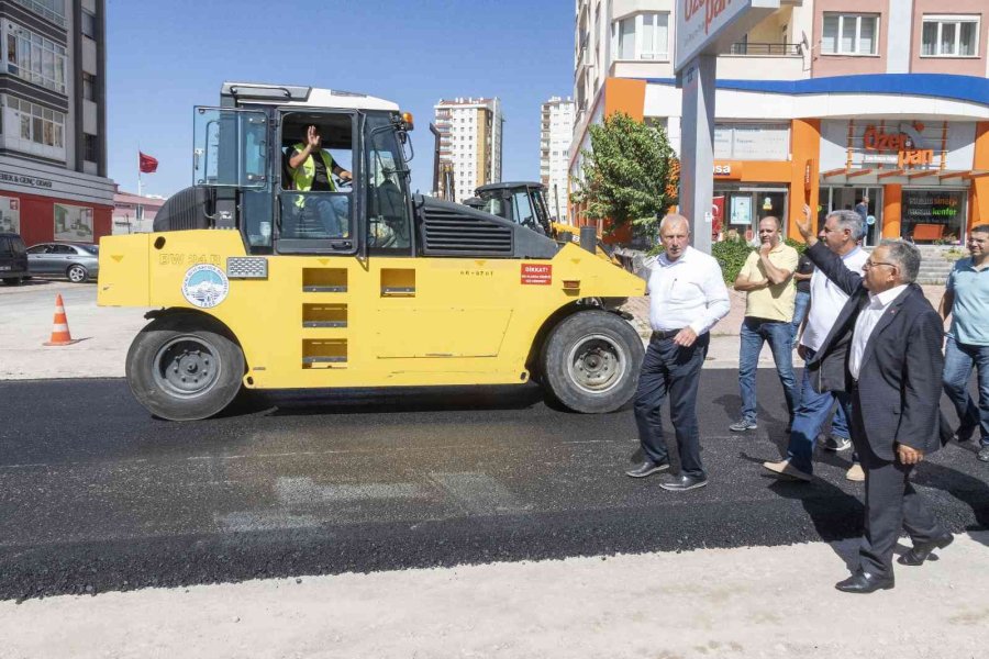 Büyükşehirden Günde 500 Ton Asfalt