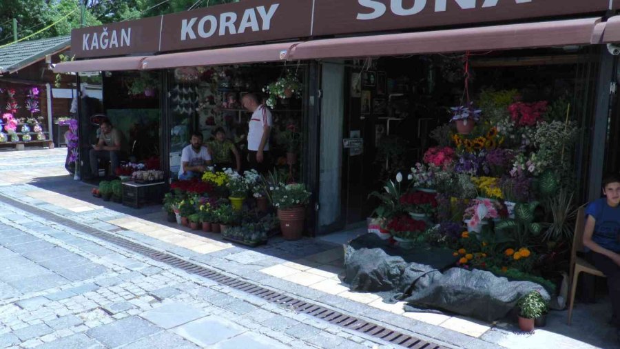 Çiçekçilerde Babalar Günü Sessizliği