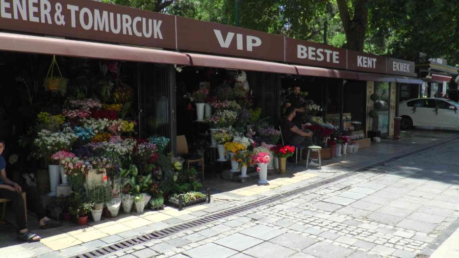 Çiçekçilerde Babalar Günü Sessizliği