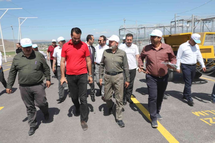 Başkan Çolakbayrakdar, Modern Kurban Kesim Ve Satış Yerinde