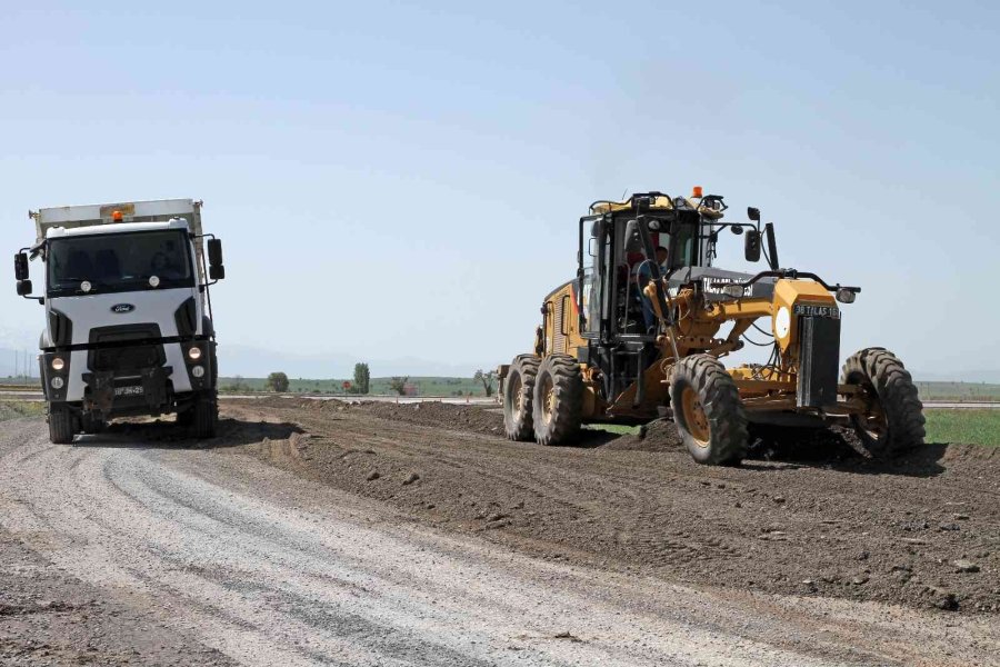 Talas’ta Asfalt Yenileniyor, Sökülenler Altyapı Oluyor