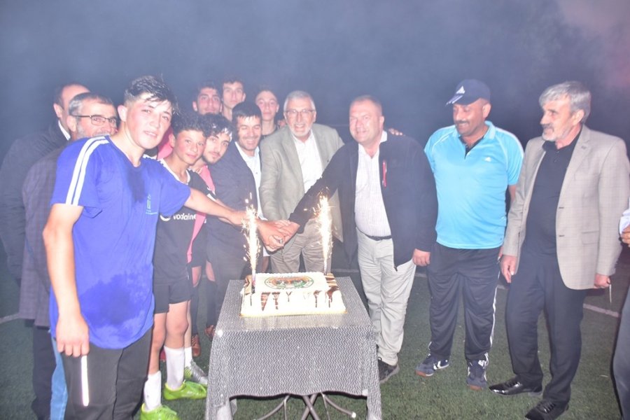 Başkan Bozkurt Gençlerle Halı Saha Maçında Buluştu