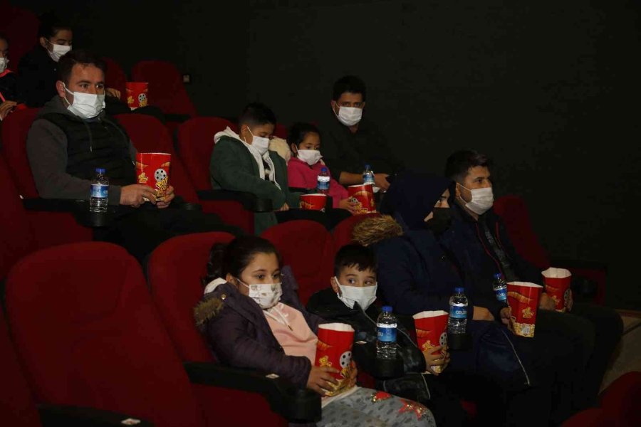 Öğrencilere Karne Hediyesi “sinema”