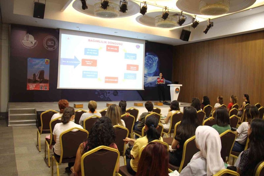 “en İyi Narkotik Polisi: Anne” Projesinde 2 Bin Anne Ve Anne Adayı Bilgilendirildi