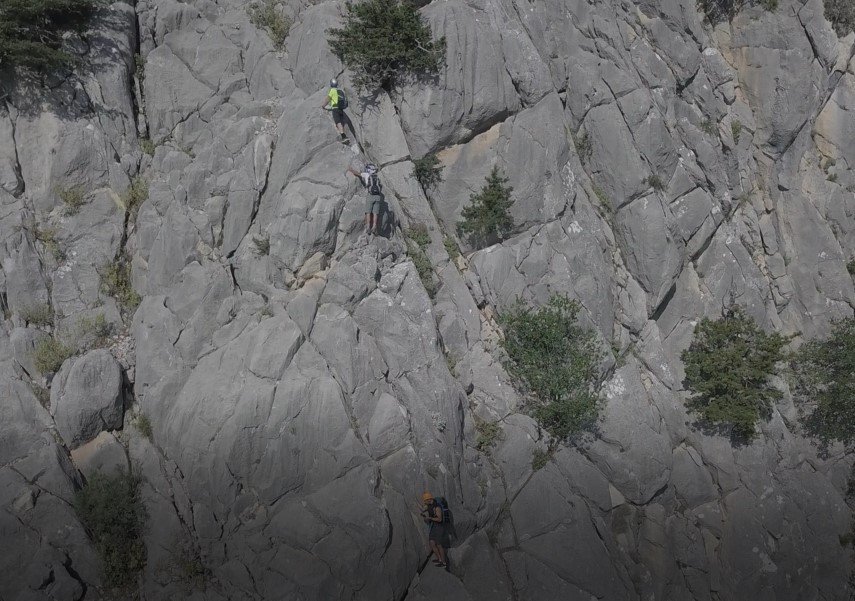 Üç Yıl Önce Çıktığı Dağda Mahsur Kalan Gencin Yaşadıkları Hayatını Değiştirdi