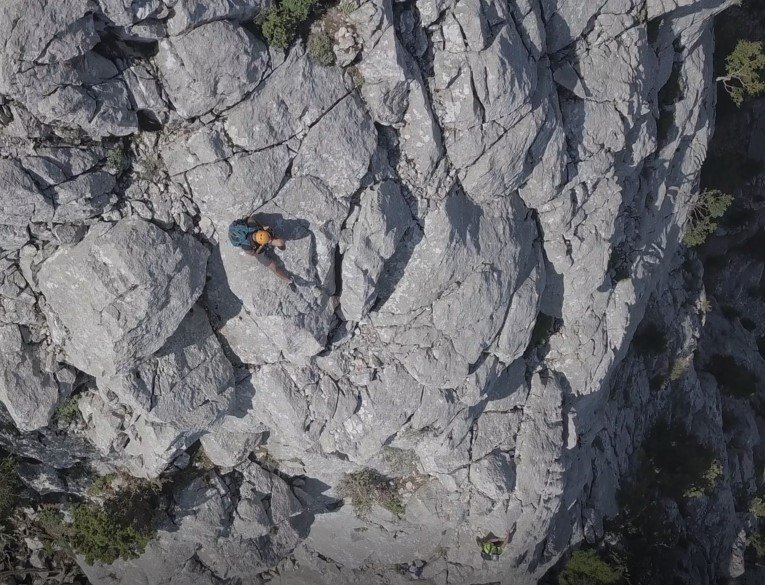 Üç Yıl Önce Çıktığı Dağda Mahsur Kalan Gencin Yaşadıkları Hayatını Değiştirdi
