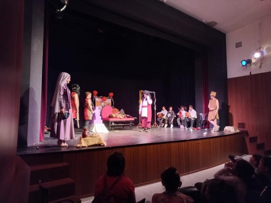 Eskişehir’de ‘güldür Güldür Şoyo’ Tiyatro Oyunu Perdelerini Açtı