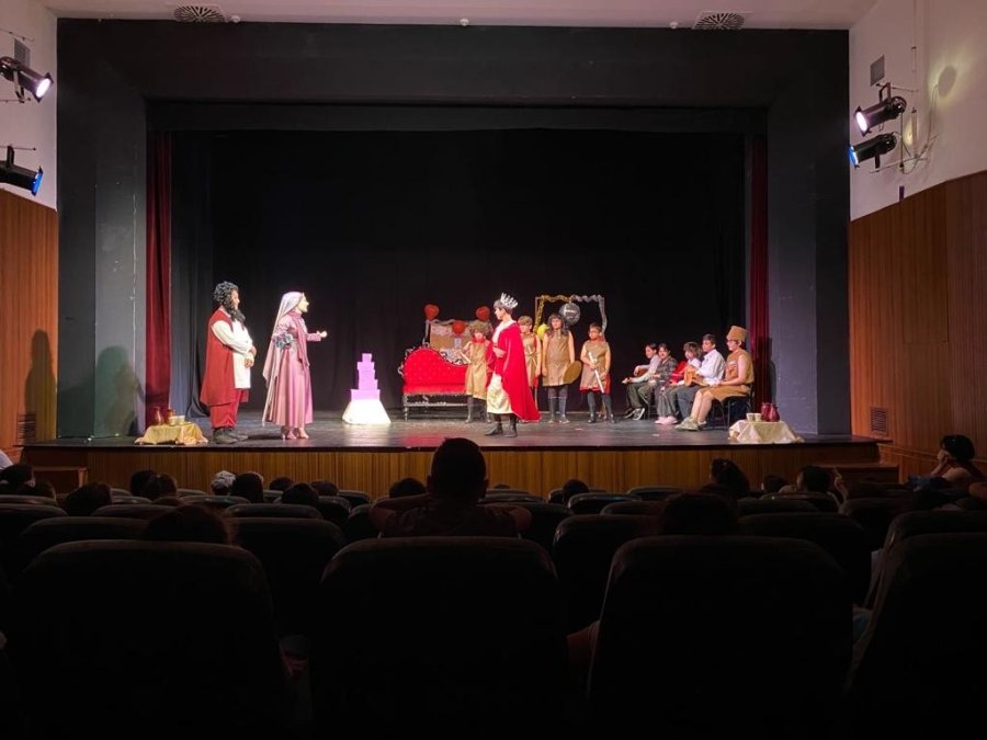 Eskişehir’de ‘güldür Güldür Şoyo’ Tiyatro Oyunu Perdelerini Açtı