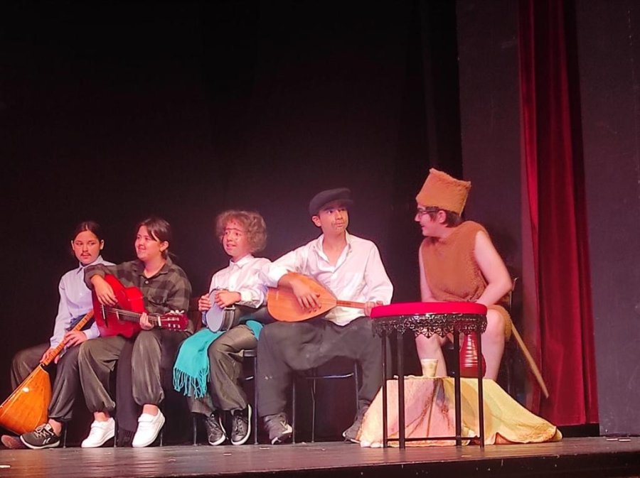 Eskişehir’de ‘güldür Güldür Şoyo’ Tiyatro Oyunu Perdelerini Açtı