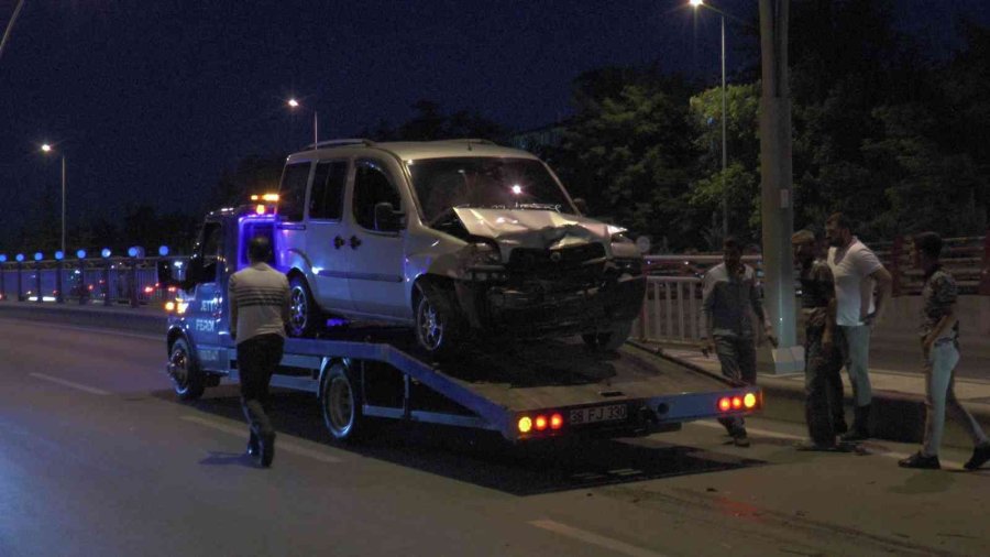 Kayseri’de 6 Araç Alt Geçitte Birbirine Girdi: 4 Yaralı