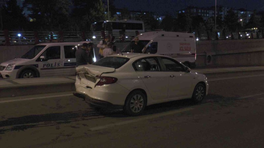 Kayseri’de 6 Araç Alt Geçitte Birbirine Girdi: 4 Yaralı