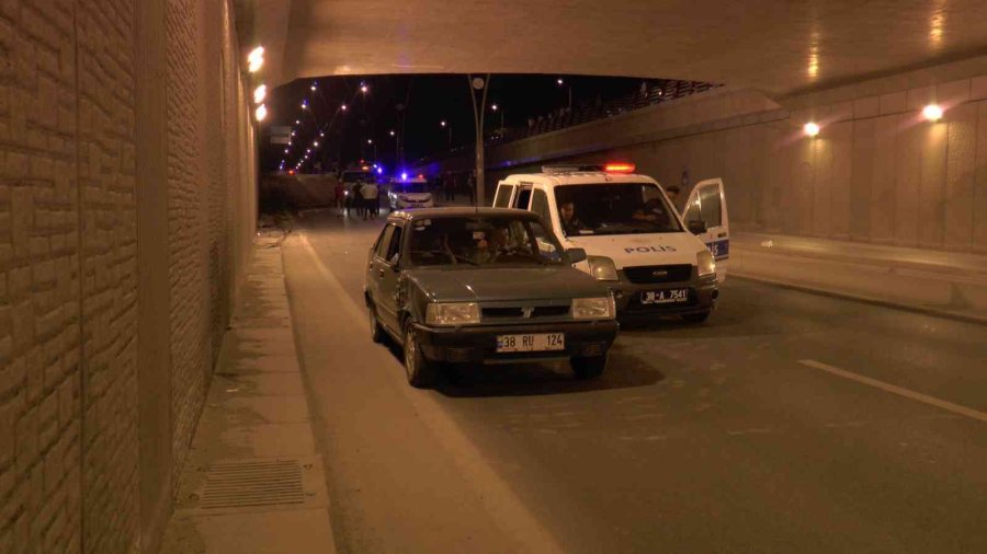 Kayseri’de 6 Araç Alt Geçitte Birbirine Girdi: 4 Yaralı