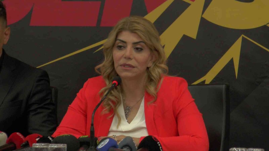 Kayserispor’da Çağdaş Atan’la İmzalar Atıldı