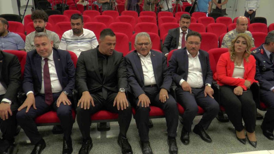 Baki Ertekin: “türkiye’de Bir Ali Koç’tur, Bir Berna Gözbaşı’dır”