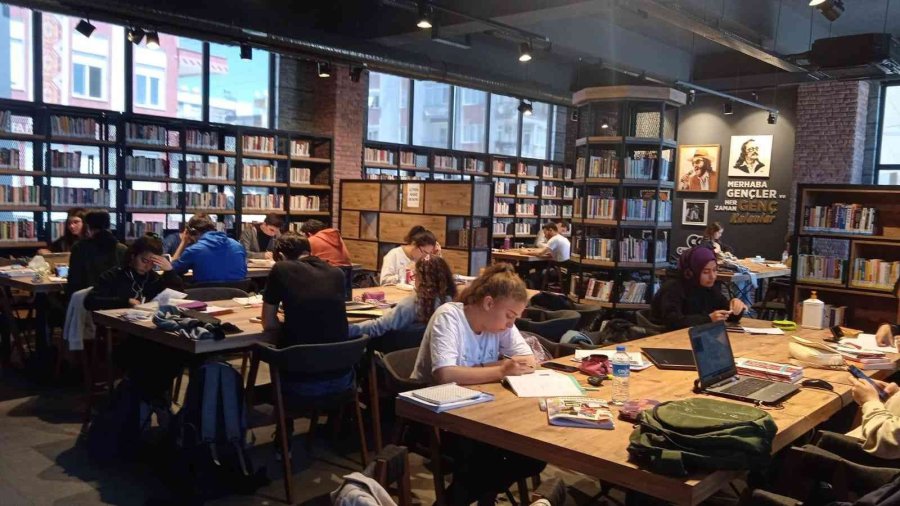 Kepez’in 12 Kütüphanesi Tamamlandı