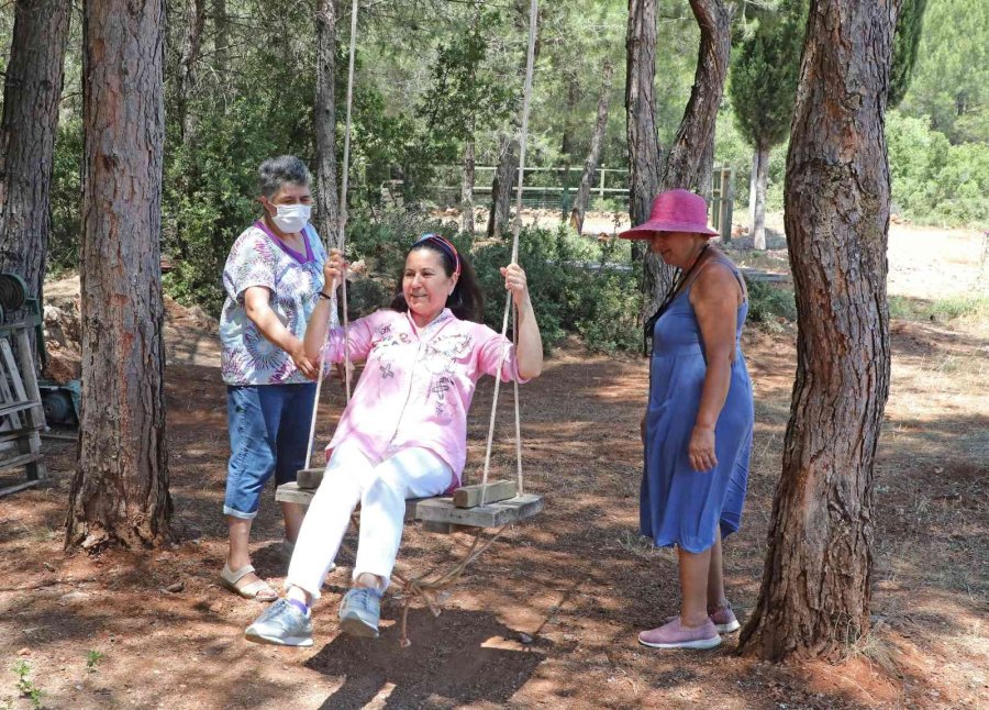 Parkinson Hastaları Piknikte Moral Buldu