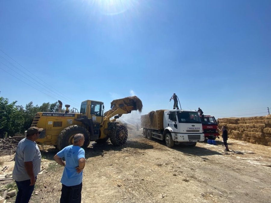 Manavgat’ta Besihanede 3 Bin Ot Balyası Yandı