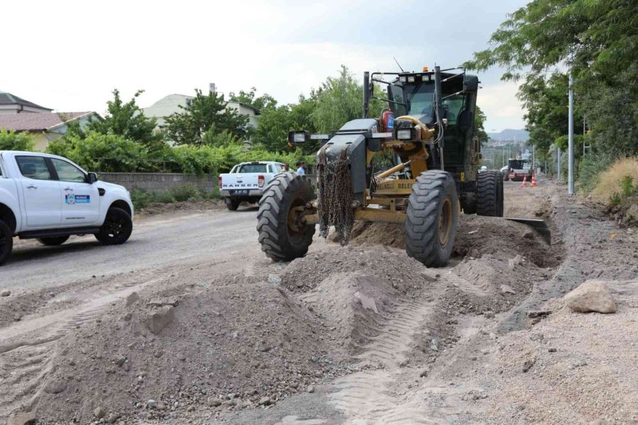 Erenköy Mahallesi’nde Alt Yapı Bitti, Üst Yapı Çalışmaları Devam Ediyor