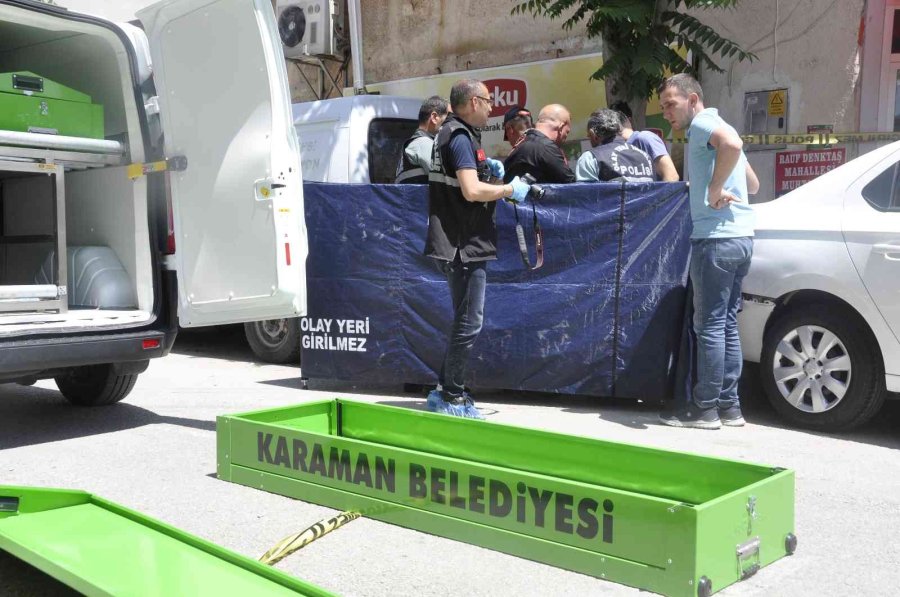 Karaman’da 2 Araç Arasında Kalan Yaşlı Kadın Hayatını Kaybetti