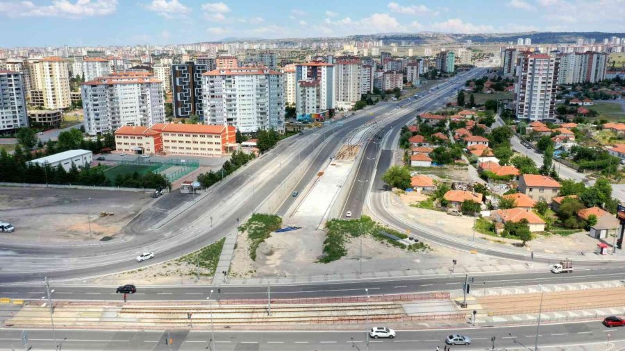 Raylı Sistem Hattı Üzerinde Çalışmalar Sürüyor