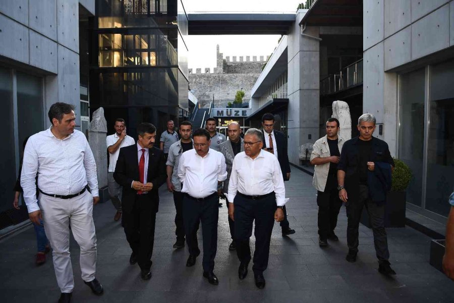 Vali Çiçek Ve Başkan Büyükkılıç’tan Kale Ve Müze Ziyareti