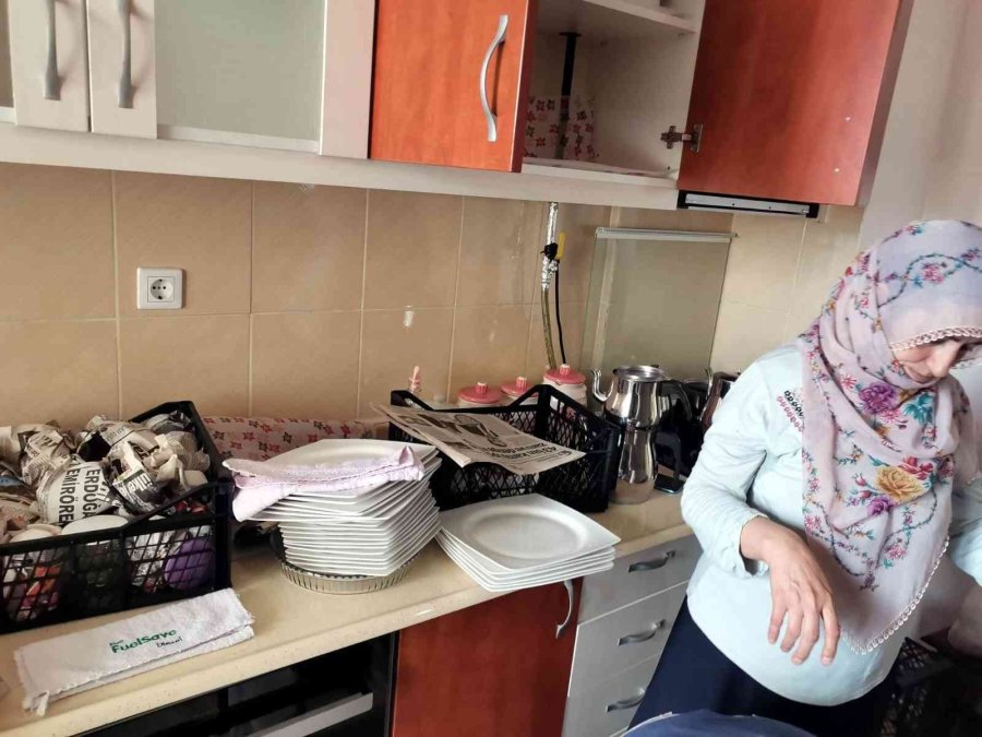 Evinden Tahliye Edilen Kooperatif Mağdurları Yardım İstiyor