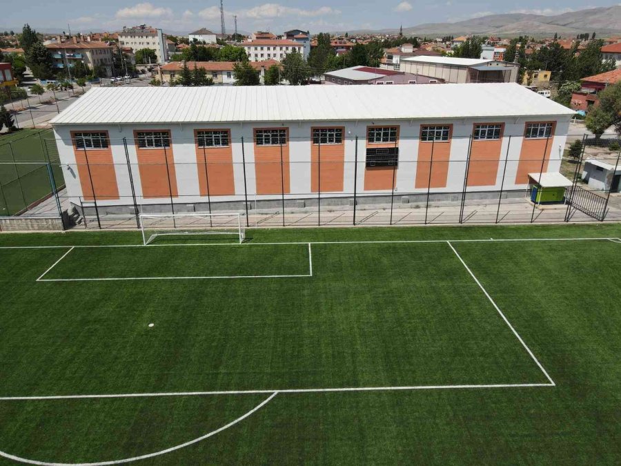Tomarza İlçe Stadı Ve Spor Salonu Tamamlandı