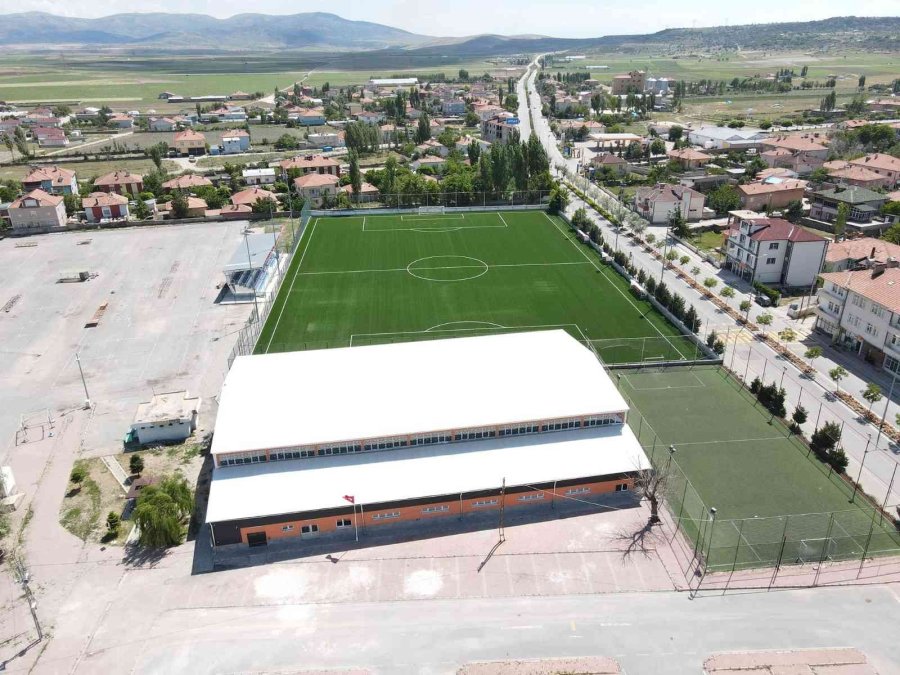 Tomarza İlçe Stadı Ve Spor Salonu Tamamlandı
