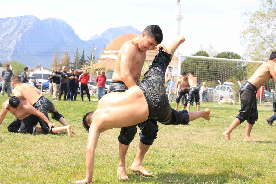 Döşemealtı’nın Pehlivanları Kırkpınar’a Hazırlanıyor