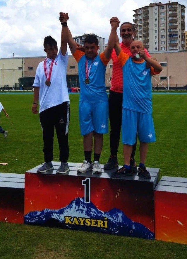 Kocasinan Spor Kulübü İle Engeller Aşılıyor