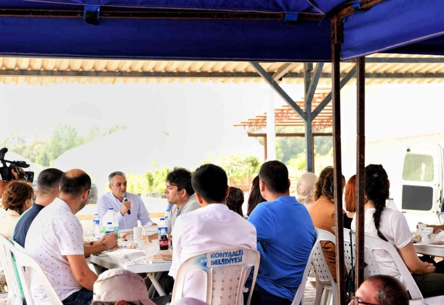 Başkandan İşçilere Teşekkür Yemeği