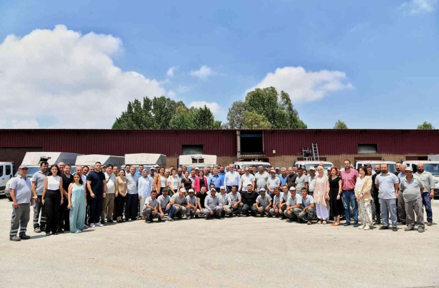 Başkandan İşçilere Teşekkür Yemeği