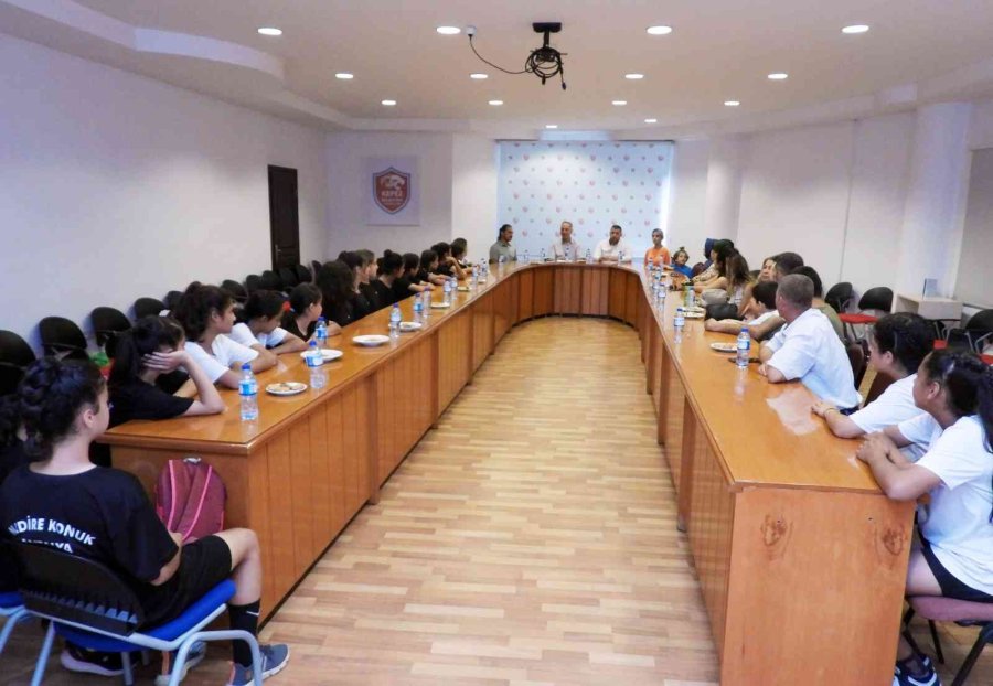 Şampiyonlar Kepezspor’da