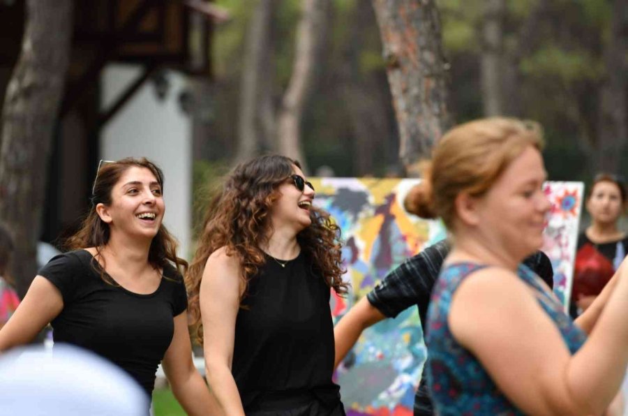 “barışa Evet” Sloganıyla Yoga Yaptılar