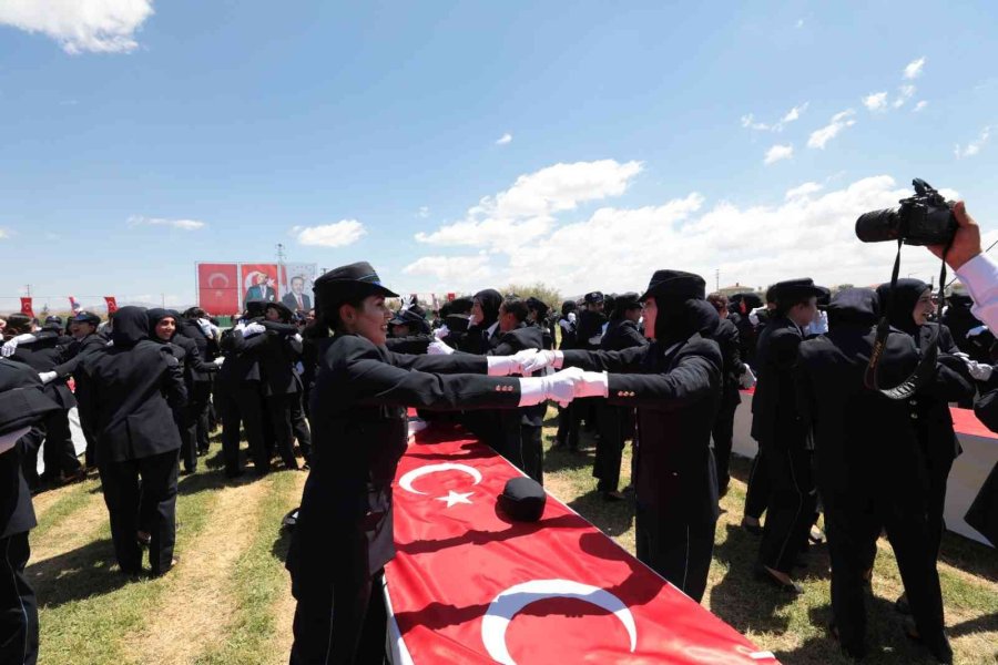 Şehit Önder Güzel Pomem 27. Dönem Mezunlarını Verdi