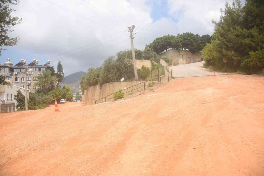 Alanya’da 3 Mahallenin Ulaşım Sorunu Çözüldü