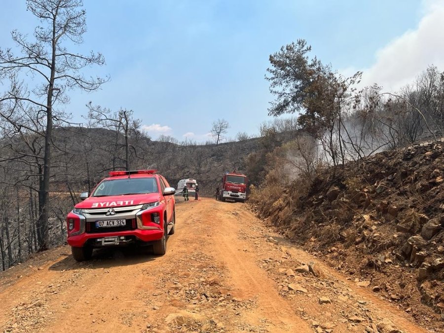 Antalya Büyükşehir İtfaiyesi’ne Marmaris Yangınında Aktif Görev