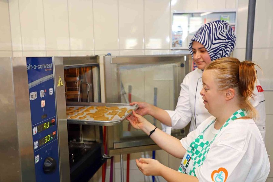 Down Sendromlu Çocuklar Mutfakla Buluştu