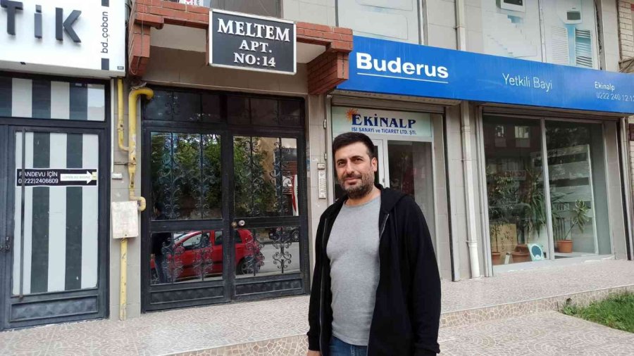 Bu Kadınlar Sadece Para Ve Ziynet Eşyası Çalıyor