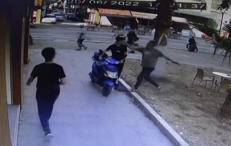 Esnaftan Motosiklet Hırsızına Osmanlı Tokadı