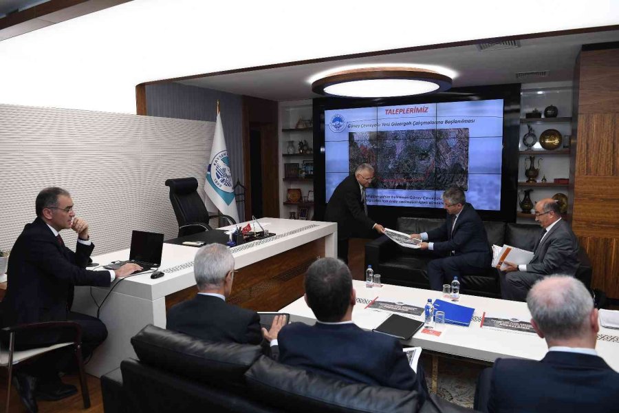 Başkan Büyükkılıç’tan ’karayolları’ Zirvesi