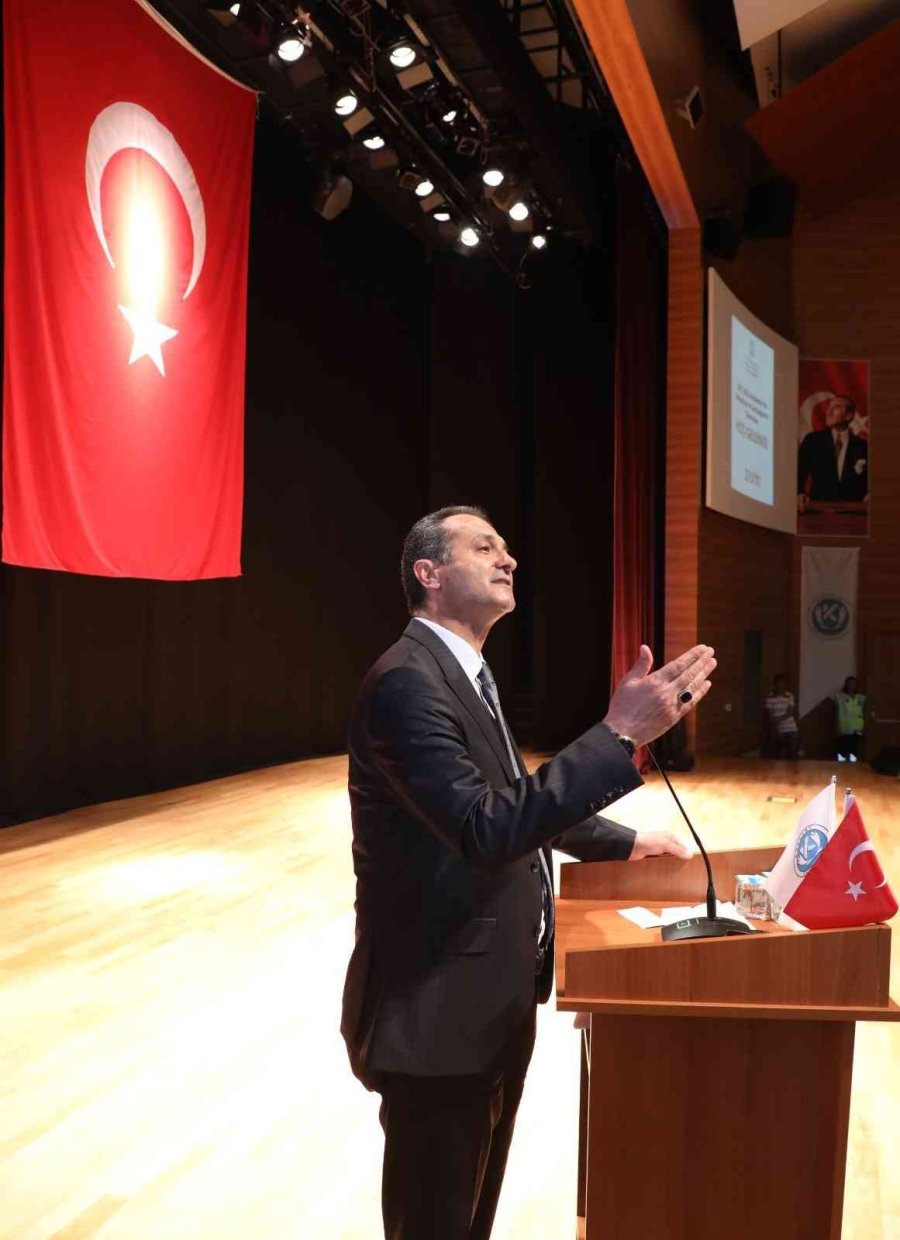 Kayü Mustafa Çıkrıkçıoğlu Myo’da Mezuniyet Sevinci