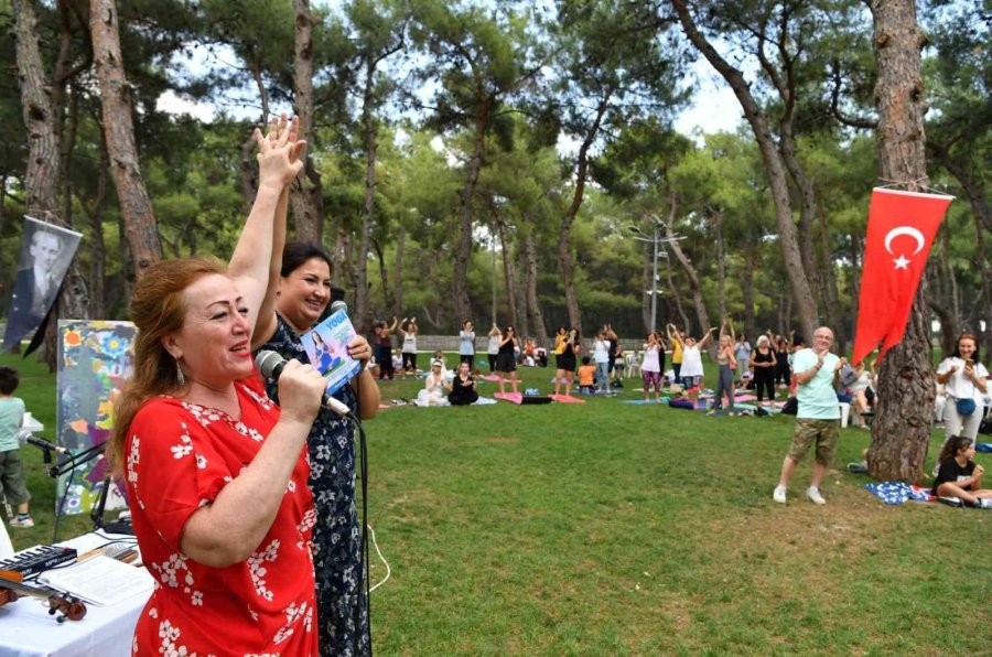 “barışa Evet” Sloganıyla Yoga Yaptılar