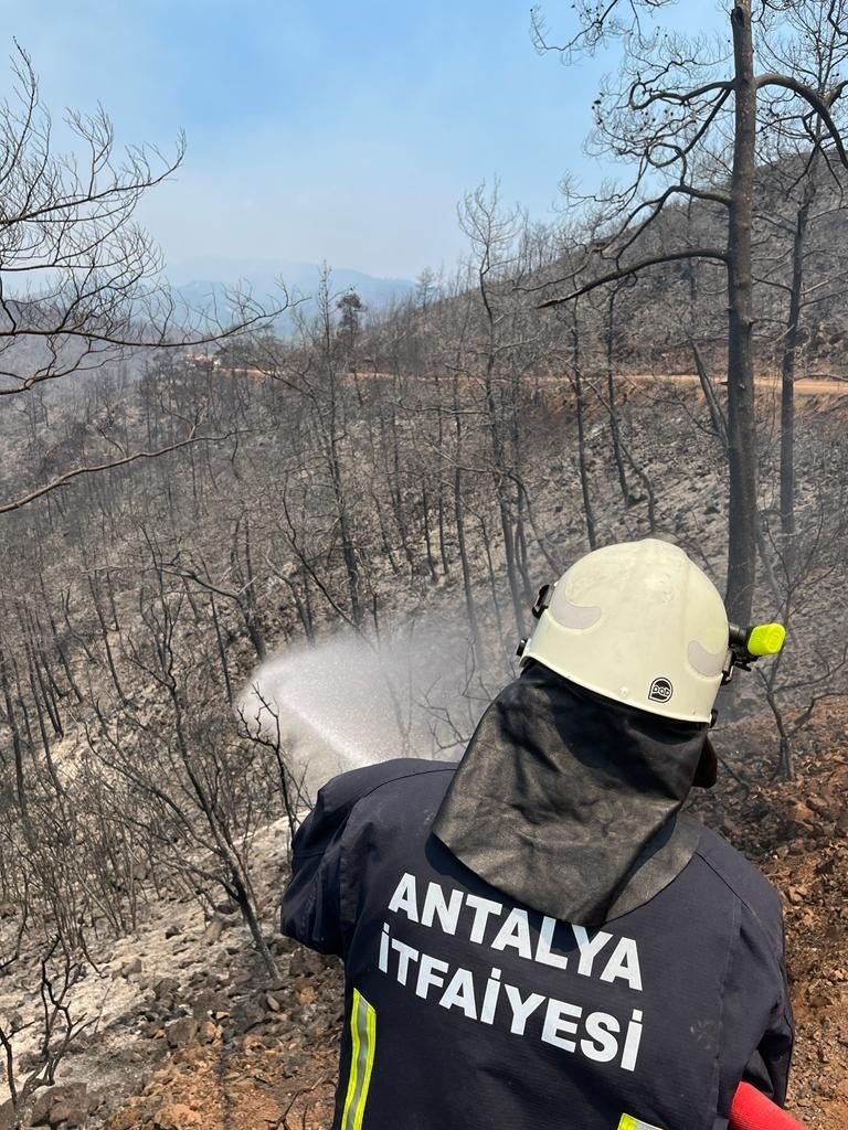 Antalya Büyükşehir İtfaiyesi’ne Marmaris Yangınında Aktif Görev