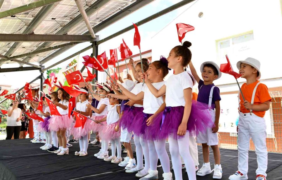 Miniklerin Karne Heyecanı