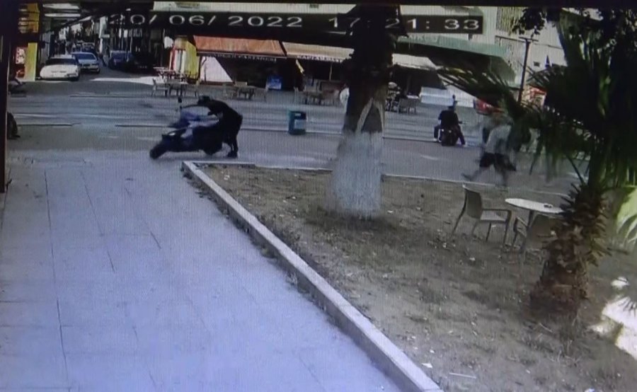 Esnaftan Motosiklet Hırsızına Osmanlı Tokadı