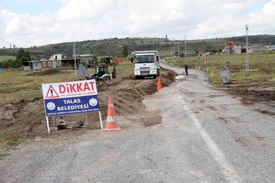 Talas Kırsalında Yollar Genişliyor